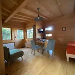 Hotel Les Cabanes Dans Les Bois 3*