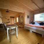 Les Cabanes Dans Les Bois 3*