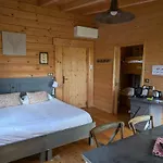 Hotel Les Cabanes Dans Les Bois