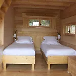 Les Cabanes Dans Les Bois Villedubert