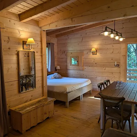 Les Dans Les Bois Logis 3* Villedubert