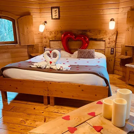 Hotel Les Dans Les Bois Logis 3*