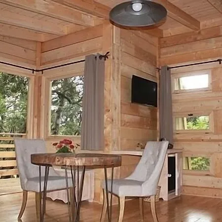 Les Dans Les Bois Logis Hotel