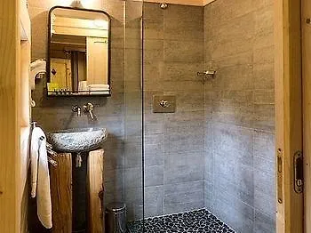 Les Cabanes Dans Les Bois 3* Villedubert