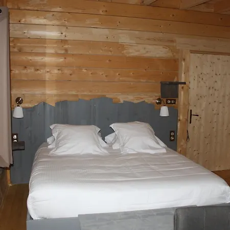 Hotel Les Dans Les Bois Villedubert