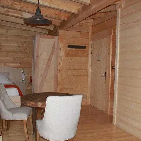 Les Cabanes Dans Les Bois 3* Villedubert