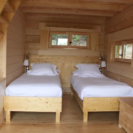 Les Cabanes Dans Les Bois Villedubert