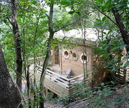 Les Cabanes Dans Les Bois Отель Villedubert