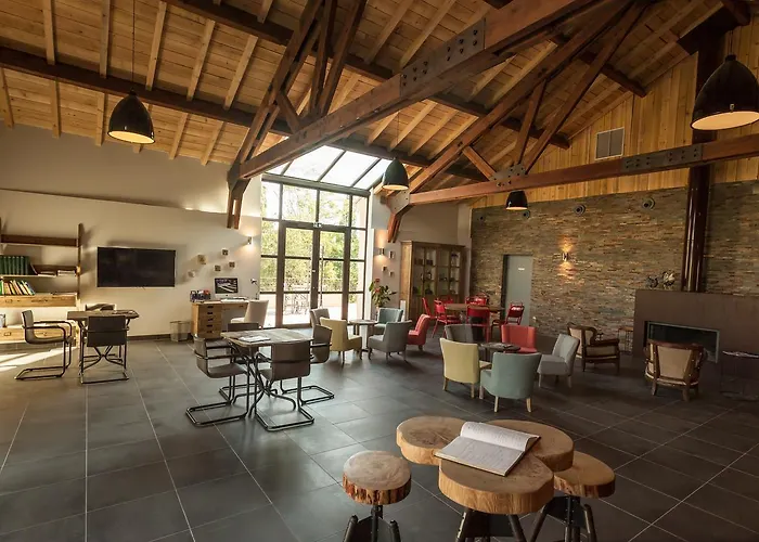 Otel Les Dans Les Bois Logis Villedubert