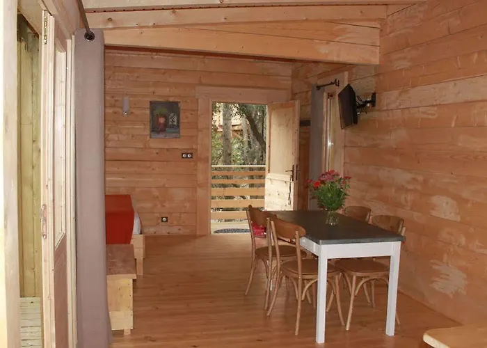 Otel Les Dans Les Bois Logis Villedubert